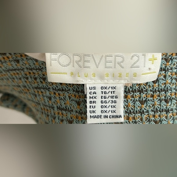 GORGEOUS FOREVER 21 FLORAL KIMONO XL/1X BEAUTIFUL PRINT,GENEROUS CUT, BOHO VIBES - Picture 6 of 6